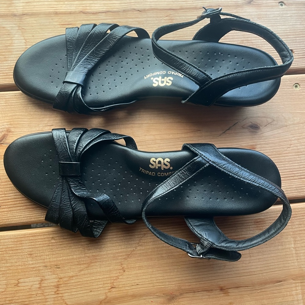 SAS Women's Elegant Black Sandals - Picture 6 of 11